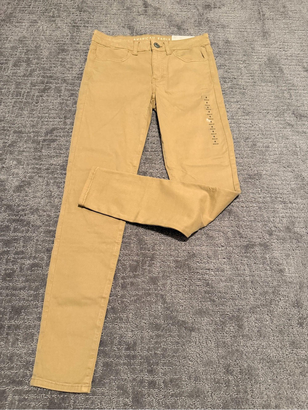 American Eagle Outfitters Women’s Khaki Skinny Jeans